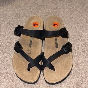 black strap cushionaire sandals
